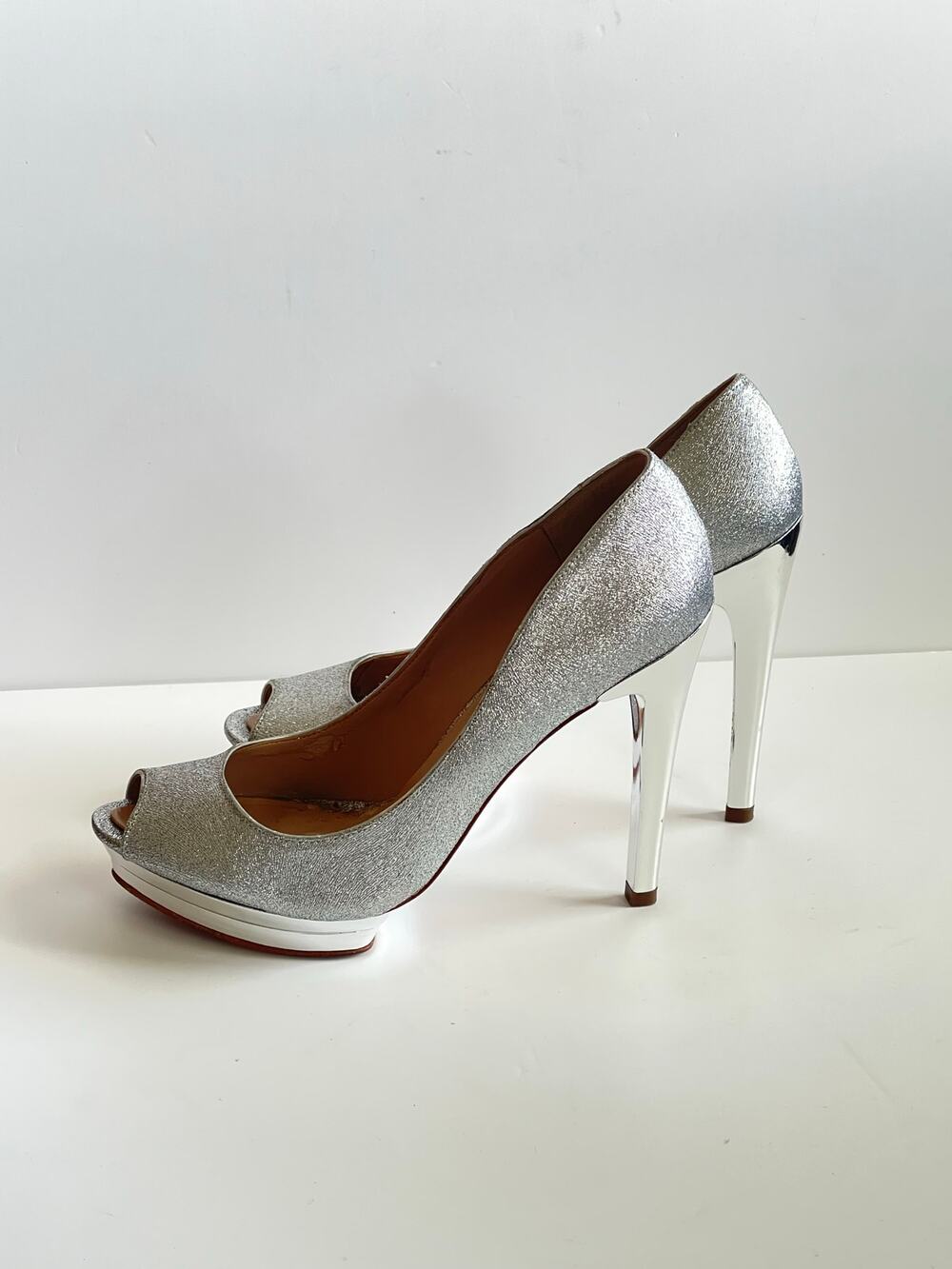 BCBGMAXAZRIA Womens Silver Glitter Party heels US 7.5